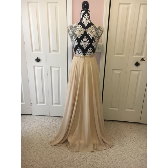 Evening gown - Picture 2 of 4